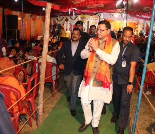 सीएम धामी ने प्रदेशवासियों को दी छठ पूजा की शुभकामनाएं, रामलीला कार्यक्रम में हुए शामिल