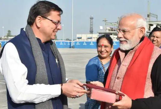 सीएम धामी के गिफ्ट पर पीएम बोले धन्यावाद