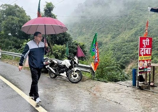 हरीश रावत ने अपने फेसबुक पेज पर पोस्ट की सीएम धामी की फोटों, कांग्रेस नेताओं को दी सलाह