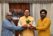 विश्व हिन्दू परिषद के पदाधिकारियों ने की सीएम धामी से भेंट