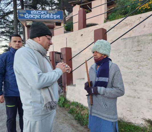 अल्मोड़ा में मॉर्निंग वाॅक पे निकले सीएम धामी युवाओं के साथ लगाई दौड़