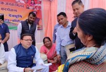 सीएम धामी ने की जनता से वन टू वन बातचीत, निस्तारण के लिए अधिकारियों को दिए जरूरी निर्देश