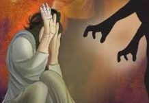 दुष्कर्म के बाद नहीं मिला न्याय, माँ की नम आँखों ने लाडो से मांगी माफी