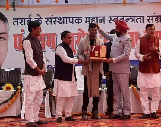 राज्यपाल ने दी पंडित राम सुमेर शुक्ल को श्रद्धांजलि