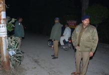 नौंवी की छात्रा ने तमंचा पकड़े मनचलों को सिखाया सबक