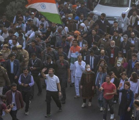 भारत जोड़ो यात्रा के दौरान राहुल गांधी की सुरक्षा में बड़ी चूक