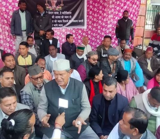 अंकिता को इंसाफ दिलाने धरने पर बैठे हरीश रावत