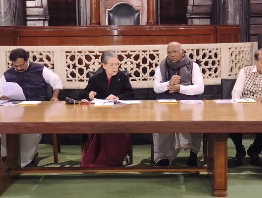 चीन की घुसपैठ पर जवाब क्यों नहीं दे रही सरकार: सोनिया गांधी