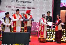 राष्ट्रपति मुर्मु ने दून विश्वविद्यालय के तृतीय दीक्षांत समारोह में विधार्थियों को किया सम्मानित