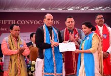 दीक्षान्त समारोह शिक्षा नहीं, संस्कारों का सन्देश देता है: राजनाथ सिंह