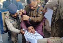 अंकिता हत्याकांड: 51 दिन से ऋषिकेश में चल रहे आमरण अनशन के बाद प्रदर्शनकारी पहुंचे राजभवन