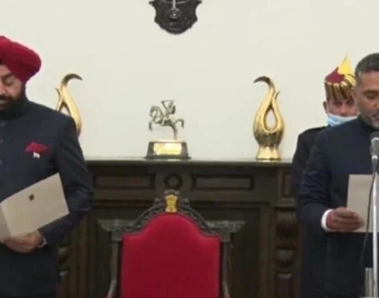 वरिष्ठ पत्रकार योगेश भट्ट ने संभाला सूचना आयुक्त का पद, राज्यपाल ने दिलाई शपथ