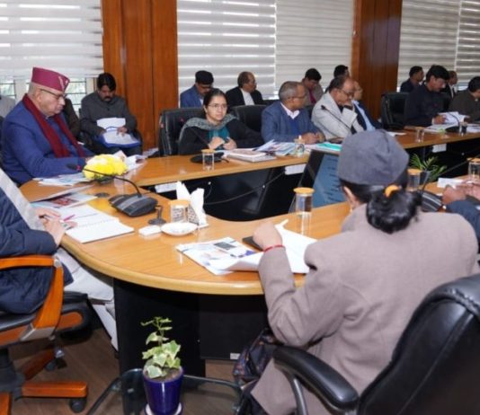 सीएम धामी ने पलायन को रोकने के लिए वैज्ञानिक तरीके से व्यापक कार्य योजना बनाने के दिए निर्देश