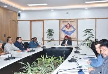 मुख्य सचिव ने की हेल्थ एंड वेलनेस सेंटर की प्रगति की समीक्षा बैठक