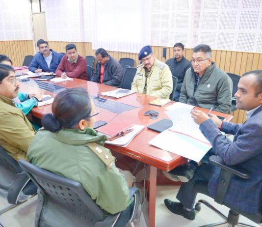 जिलाधिकारी ने पार्किंग स्थलों पर चल रहे निर्माण कार्यों की ली जानकारी