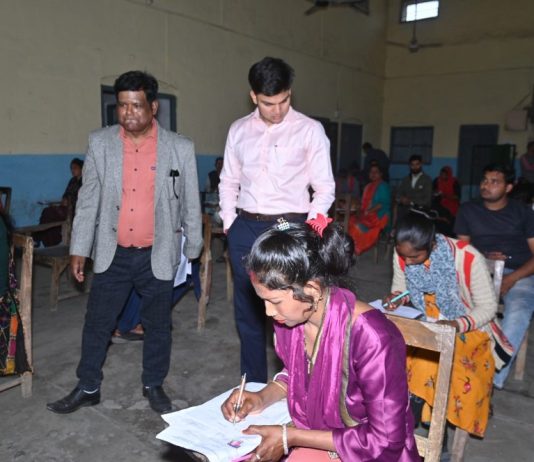 मुख्य विकास अधिकारी ने होने वाली परीक्षाओं की पारदर्शिता को लेकर किया औचक निरीक्षण