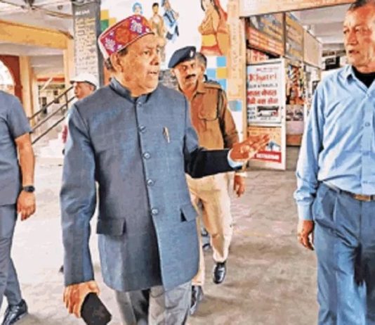 आइएसबीटी का औचक निरीक्षण करने पहुंचे परिवहन मंत्री, अधिकारियों को दिए जरुरी निर्देश