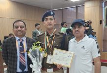 लिफ्टिंग पैकिंग एंड फॉरवर्डिंग ऑफ एविडेंस इस प्रतियोगिता में उप निरीक्षक संदीप बिष्ट ने जीता स्वर्ण, पुलिस महानिदेशक व एसएसपी ने दी बधाई
