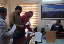 खंड विकास कार्यालय में तैनात अकाउंटेंट की कार्यशैली पर प्रधान संगठन ने डीएम से की जांच की मांग