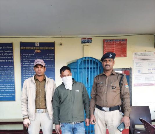 4 पेटी अवैध अंग्रेजी शराब के साथ कोतवाली पौड़ी पुलिस ने एक अभियुक्त को किया गिरफ्तार