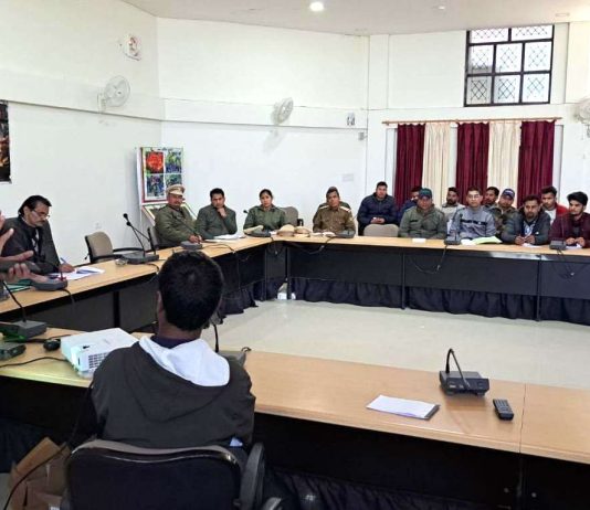 शहर के आयुक्त ग्राम्य विकास सभागार में वन कर्मियों को दिया गया वनाग्नि सुरक्षा का एक दिवसीय तकनीकी प्रशिक्षण