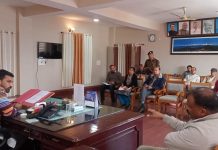 शहर की पार्किंग व्यवस्था को सुगम बनाने को लेकर जिलाधिकारी ने अधिकारियों व स्थानीय लोगों के साथ की बैठक, लोगों ने भी दिए सुझाव