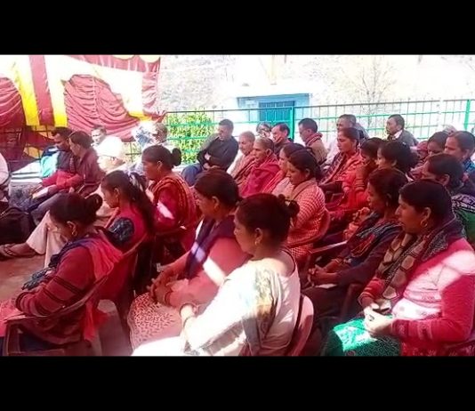 सरकार जनता के द्वार कार्यक्रम के तहत हाडकोट तल्ला गांव में जिला पूर्ति अधिकारी पौड़ी ने चौपाल का किया आयोजन, ग्रामीणों की सुनी समस्याएं