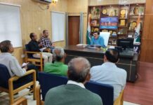 सरकार के एक वर्ष पूर्ण होने पर लगेंगे चिकित्सा शिविर: जिलाधिकारी विनय शंकर पांडेय