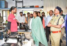 कैबिनेट मंत्री ने कैदियों संग मनाया जेल दिवस