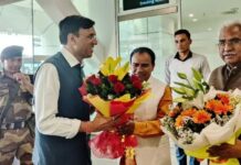 दो दिवसीय दौरे पर उत्तराखंड पहुंचे केंद्रीय स्वास्थ्य मंत्री, प्रधानमंत्री जन औषधि केन्द्र का किया निरीक्षण