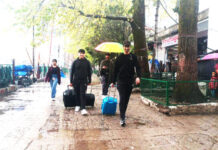 नैनीताल में मौसम खराब,ओलों के साथ जमकर बरसा पानी