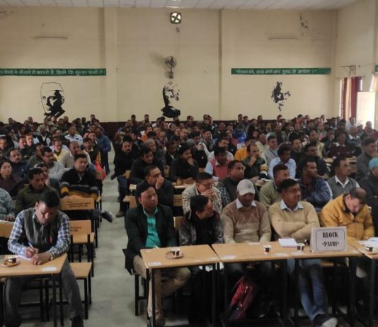 परिषदीय परीक्षा 2023 को शांतिपूर्ण ढंग से संपन्न करवाने के लिए जनपदीय केंद्र व्यवस्थापकों व परीक्षा प्रभारियों की आयोजित की गई बैठक