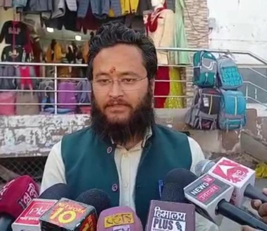 जिला पंचायत सदस्य गौरव रावत ने जिला पंचायत अध्यक्ष के वित्तीय अधिकार सीज के जाने की उठाई मांग।