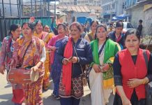 शहर के मुख्य मार्गों पर निकली महिला होल्यारों की टोली, होली के गीतों के साथ महिलाओं ने दिखाई सांस्कृतिक झलक