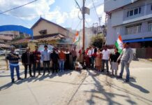 राहुल गांधी की लोकसभा सदस्यता बर्खास्तगी पर पौड़ी में कांग्रेसियों ने फूंका पीएम मोदी का पुतला, कलेक्ट्रेट के समीप किया प्रदर्शन