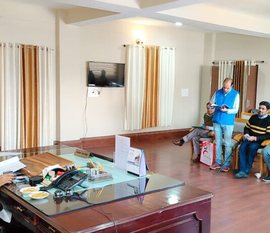 संयुक्त उपजिला चिकित्सालय श्रीनगर में साफ-सफाई व मरीजों के खाने की गुणवत्ता विशेष ध्यान देने के डीएम ने सीएमएस को दिए निर्देश