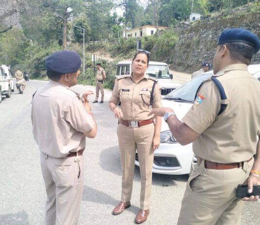 वरिष्ठ पुलिस अधीक्षक श्वेता चौबे ने चार धाम यात्रा मार्ग का किया निरीक्षण, अधीनस्थ कार्मिकों को दिए आवश्यक दिशा निर्देश