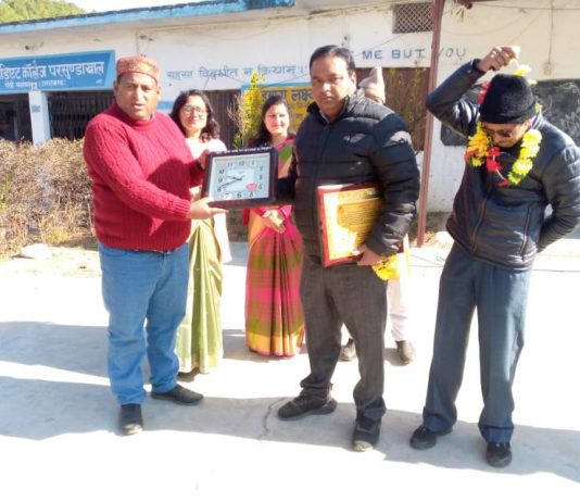 एक अध्यापक ने भूमि विवाद का गतिरोध समाप्त कर भूमि विद्यालय को दी दान