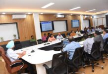 परियोजनाओं को निर्धारित समयसीमा के अन्तर्गत करें पूर्ण: मुख्य सचिव