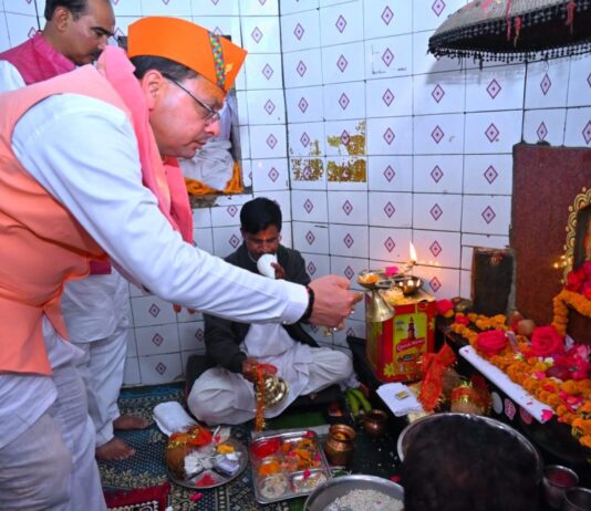 सीएम धामी ने गोल्ज्यू देवता से की प्रदेशवासियों की सुख-समृद्धि की मंगल कामना