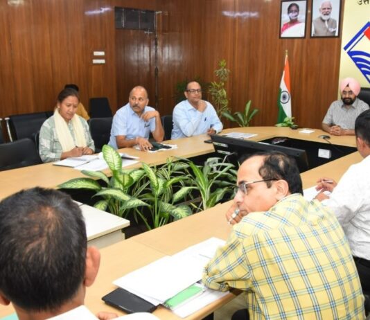मुख्य सचिव ने क्लस्टर विद्यालय के सम्बन्ध में ली बैठक