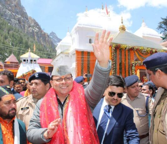 मुख्यमंत्री धामी ने श्रद्धालुओं का किया स्वागत, गंगोत्री-यमुनोत्री में की पूजा-अर्चना