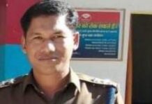 रिश्वत लेते रंगे हाथ धरा गया दरोगा ,पुलिस में हड़कंप