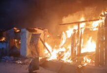 चार दुकानों में लगी आग,सारा सामान खाक