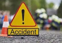 सड़क दुर्घटना में छह नेपाली मजदूरों की मौत