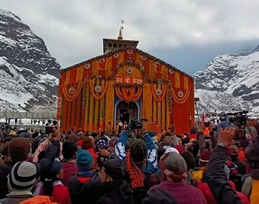 मौसम की चुनौतियों के बावजूद सोनप्रयाग से हजारों यात्री केदारनाथ के लिए रवाना