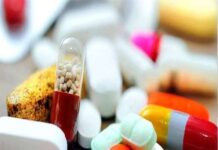 मेडिकल स्टोर में छापा, दवाइयों के नाम पर कर रहे थे नशे का कारोबार