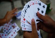 हजारों की रकम और ताश की गड्डी के साथ दो जुआरी गिरफ्तार