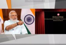 प्रधानमंत्री ने देहरादून से दिल्ली के लिए वंदे भारत एक्सप्रेस को हरी झंडी दिखाकर किया रवाना