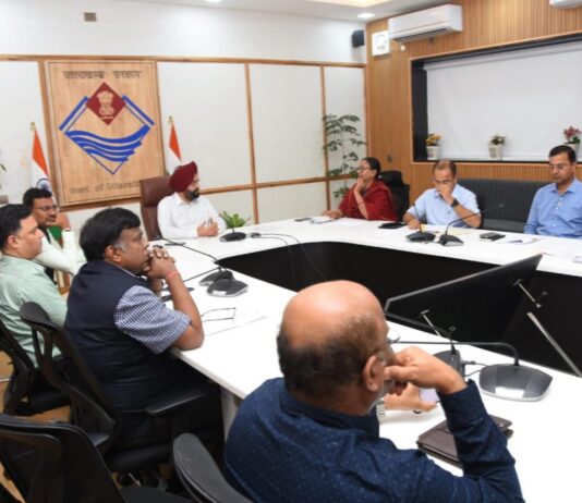 मुख्य सचिव ने समीक्षा बैठक के दौरान अधिकारीयों को दिए अहंम निर्देश